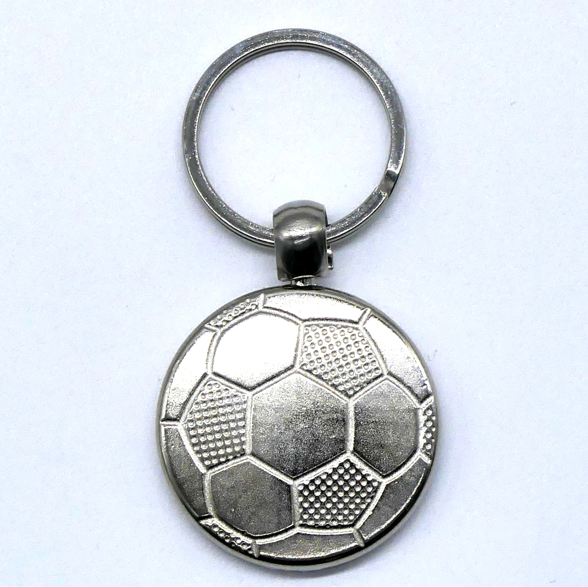 Metall-Schlüsselanhänger „Love Football – Hate Racism“